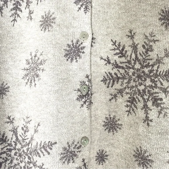 EDDIE BAUER Snowflake Cardigan Sweater M - Picture 3 of 8